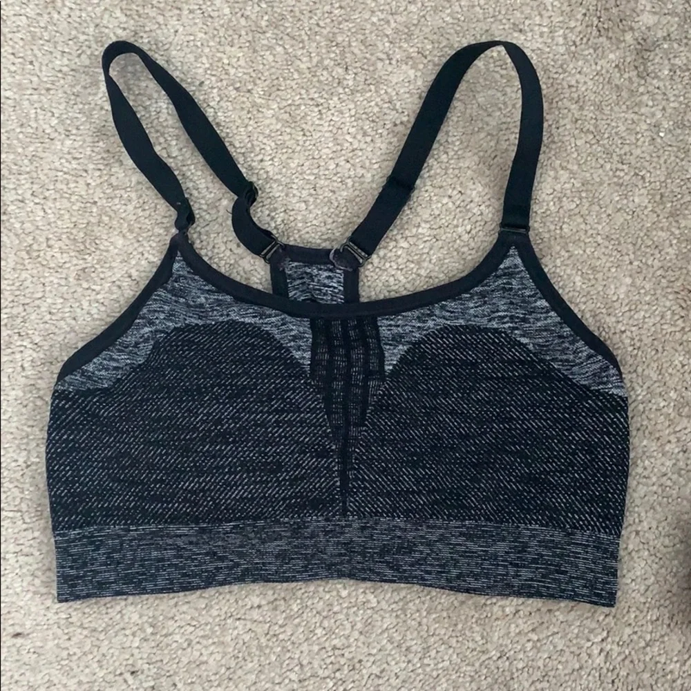 SPORTS BRA - Picture 1 of 2